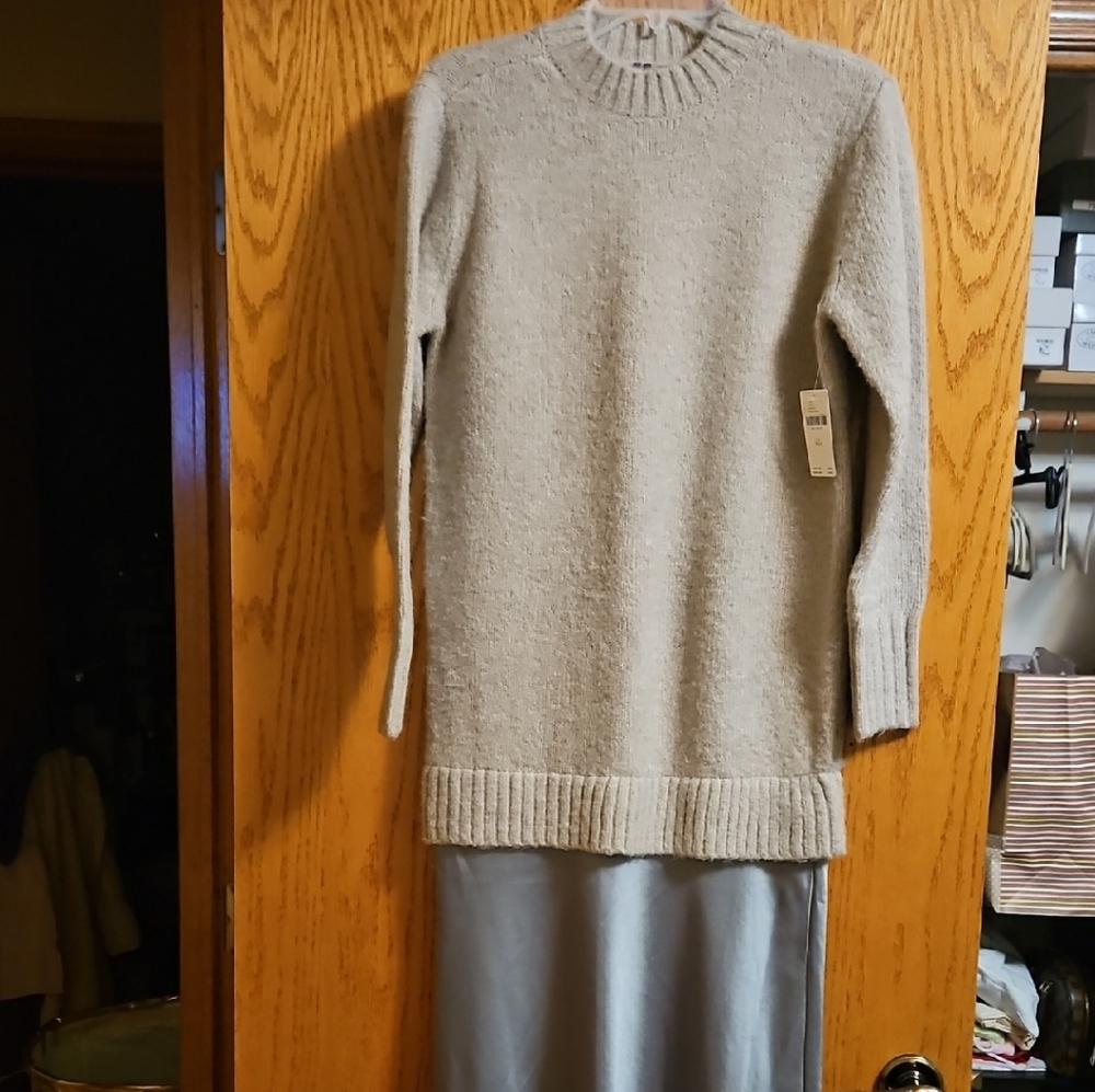 Women's Grey And Blue Sweater From ANTHROPOLOGIE